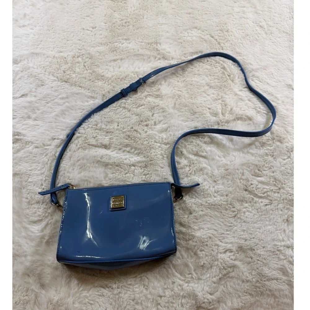 Dooney &‎ Bourke Crossbody Bag Blue Patent Leather Glossy Gold Purse Minimalist